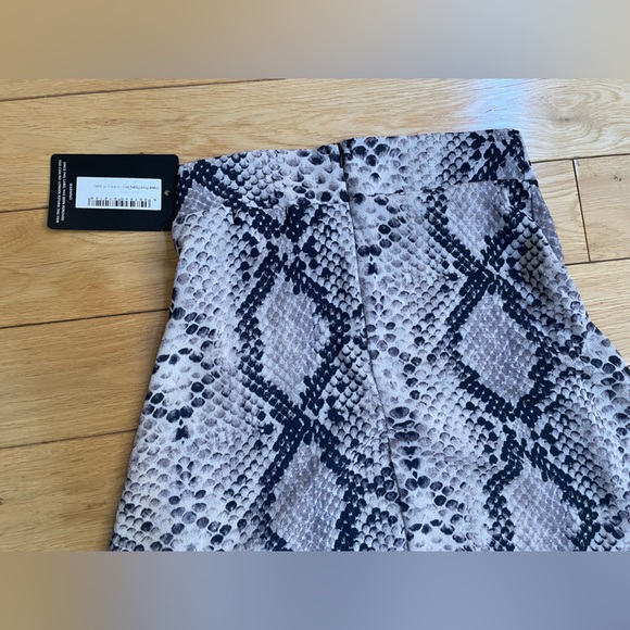 Pretty Little Things snakeskin midi skirt sz 4 US - Picture 2 of 4